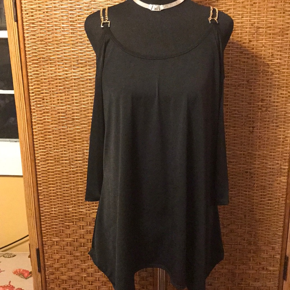 Black cold shoulder tunic from Kohl's NWT size L